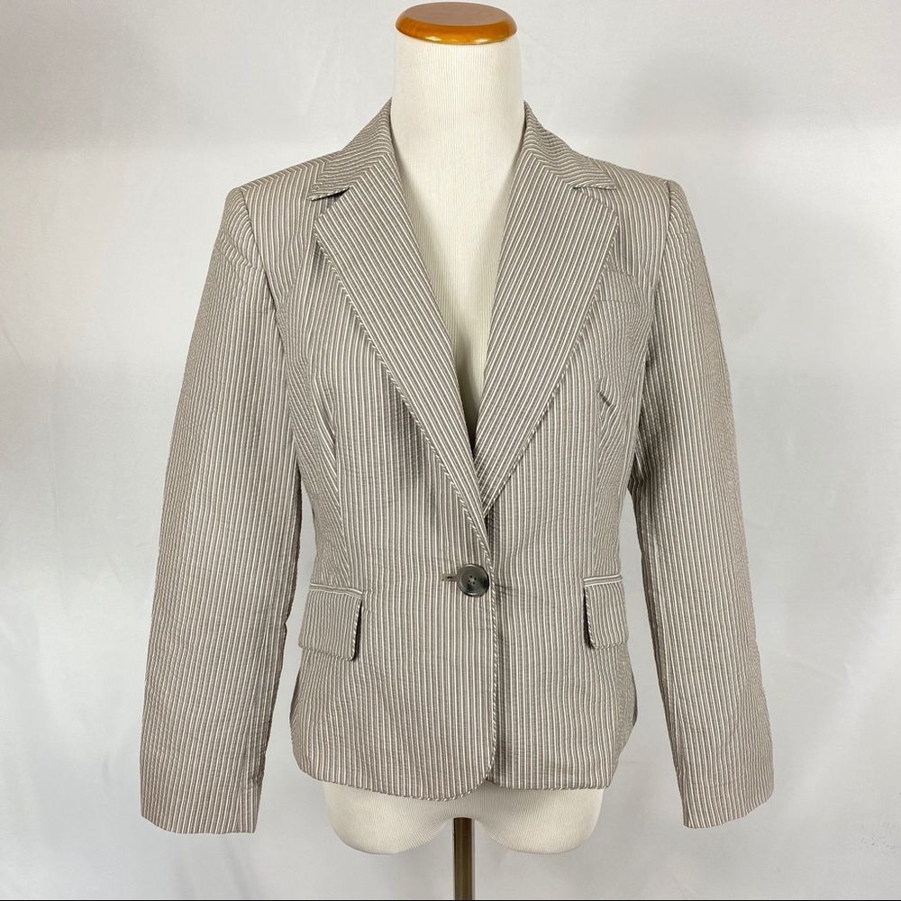 PETITE SOPHISTICATE Seersucker Beige Tan Striped Blazer Jacket One Button - Picture 7 of 8